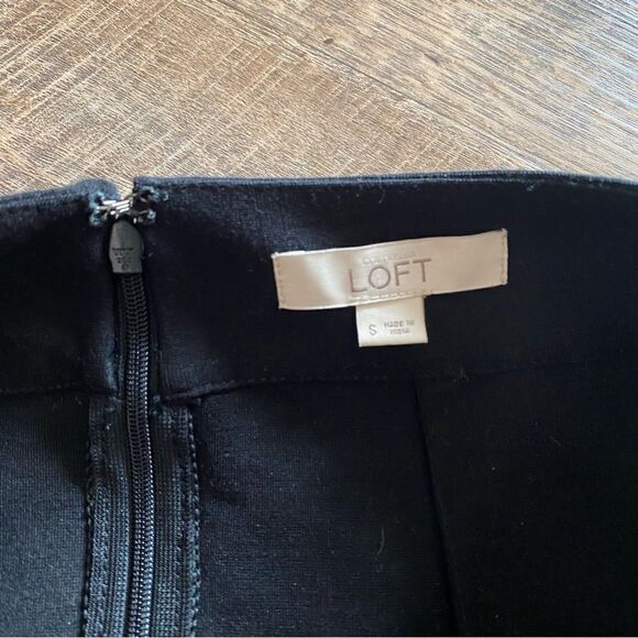 LOFT Skirt Black Navy Lace Overlay Small Stretch Office Academia - Picture 4 of 11